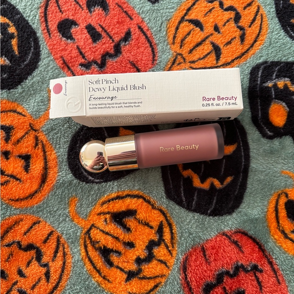 Rare Beauty Soft Pinch Dewy Liquid Blush in Encourage